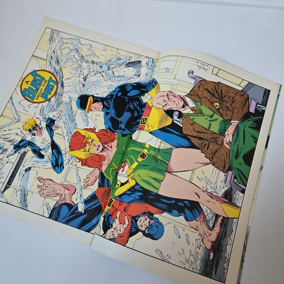 Marvel Comics X-Men Comic Book - Picture 5 of 6